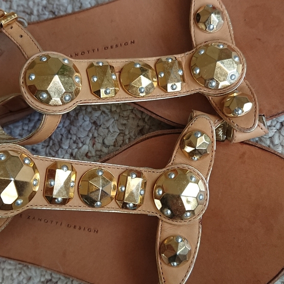 Giuseppe Zanotti Tan Sandals with Gold embellishment size 36 - Picture 7 of 12